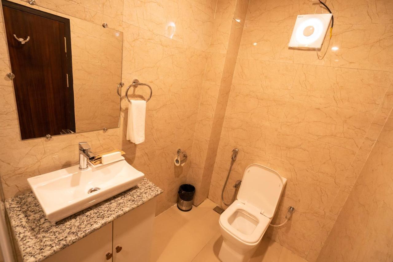 Royale Lalawi Hotel Āīzawl Esterno foto