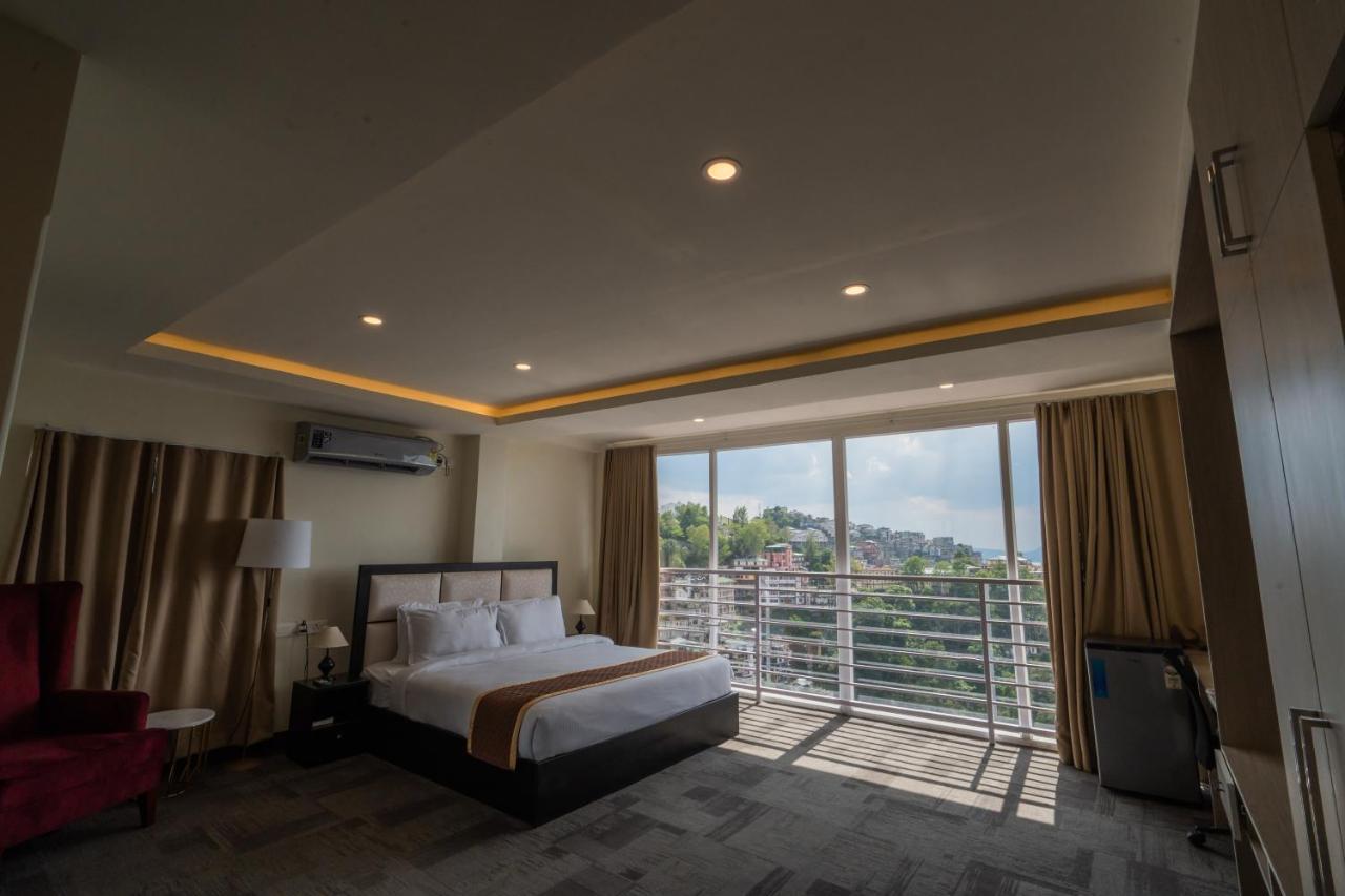 Royale Lalawi Hotel Āīzawl Esterno foto