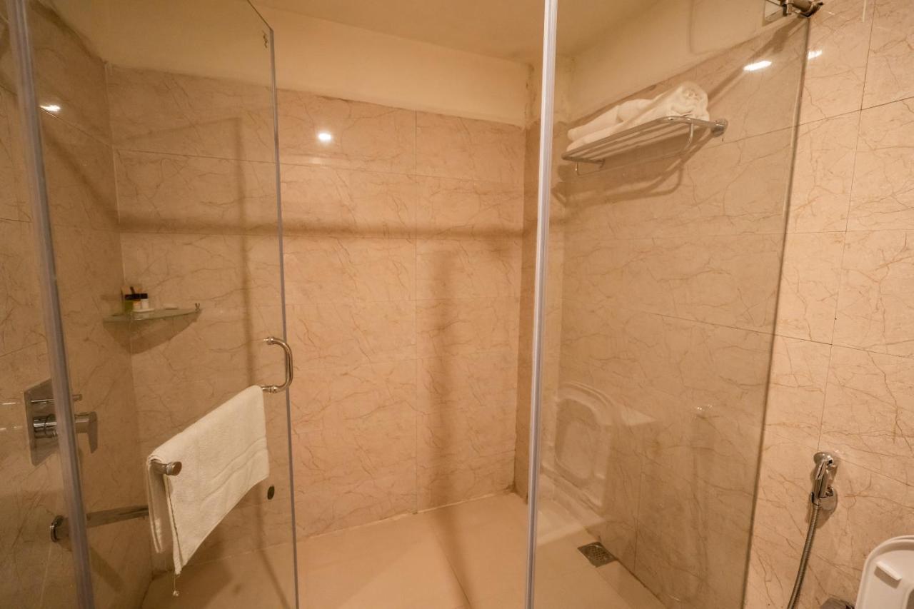 Royale Lalawi Hotel Āīzawl Esterno foto