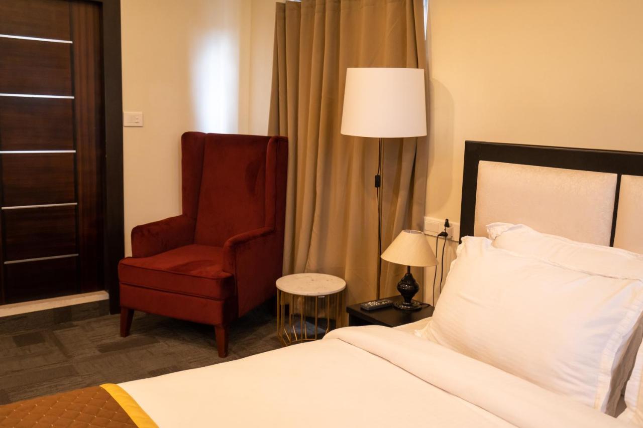 Royale Lalawi Hotel Āīzawl Esterno foto