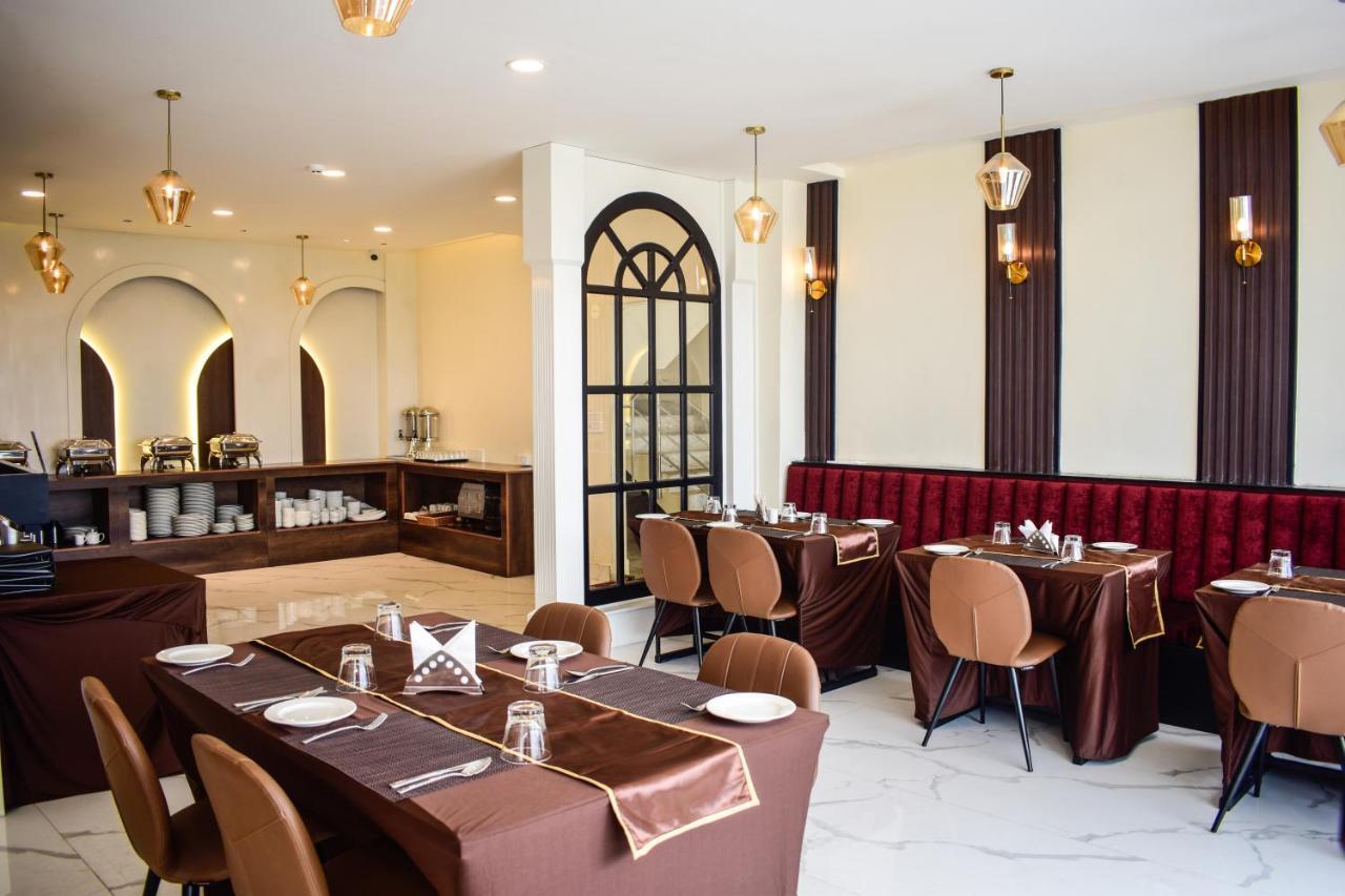 Royale Lalawi Hotel Āīzawl Esterno foto