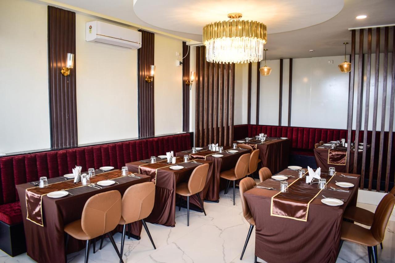 Royale Lalawi Hotel Āīzawl Esterno foto